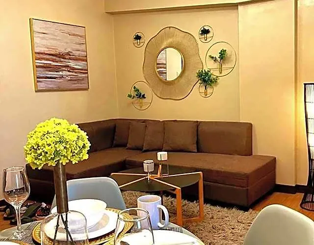 호텔 The Lancris Residences, 2 Bedrooms, Bathroom, Living Room, Kitchen And Community Pool 마닐라