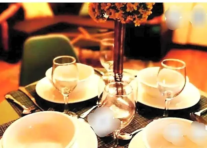 The Lancris Residences, 2 Bedrooms, Bathroom, Living Room, Kitchen And Community Pool 호텔 마닐라